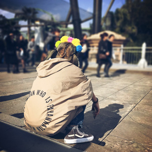 沦为军妓被扒开双腿玩弄
